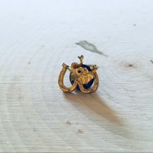 e l e p h a n t • Pin